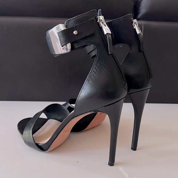 Marciano Cari pumps - Picture 4 of 9